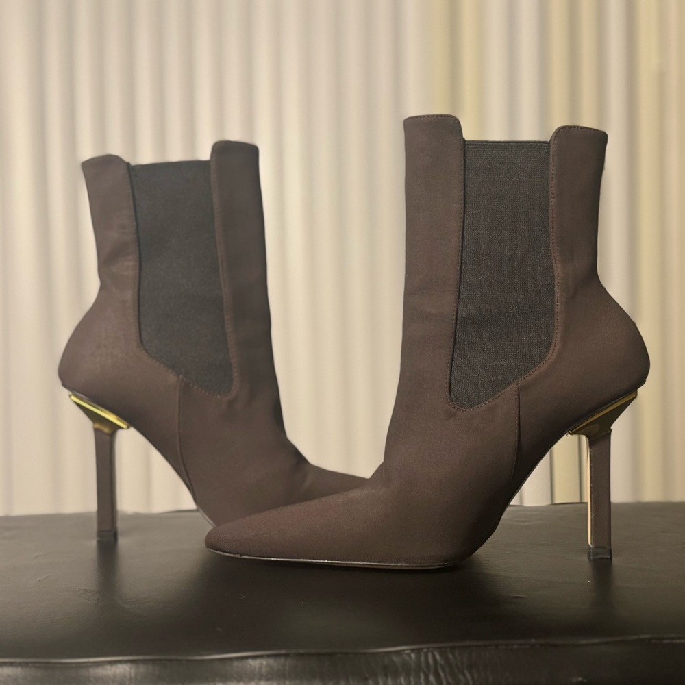 Good American Brown Pointed-Toe Sock Boots – Size 7